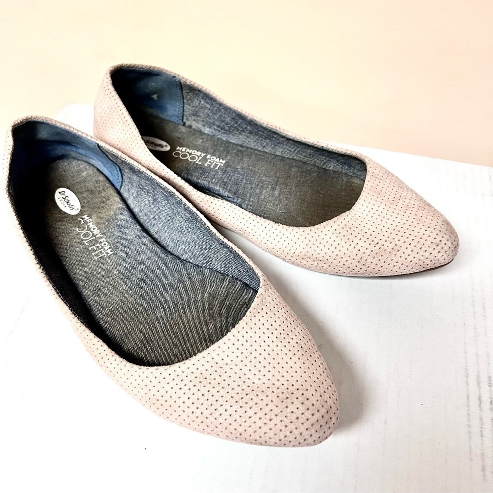 DR. SCHOLL’S Women's Really Perforated Flat Cream blush color size 8.5
